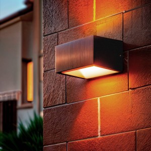 Kinkiet Ścienny LED Zewnętrzny 9W z Aluminium Podwójne Oświetlenie Regulacja CCT Sheffield