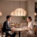 lampa-wiszaca-z-filcu-dolbin.jpg