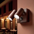 kinkiet-zewnetrzny-led-18w-aluminium-cct-mozliwosc-wyboru-dwa-reflektory-z-czujnikiem-ruchu-kuriya.jpg