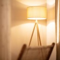 Lampa Podłogowa z Drewna i Tkaniny Wolby