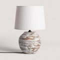 lampa-stolowa-z-drewna-chandan-iluzzia.jpg
